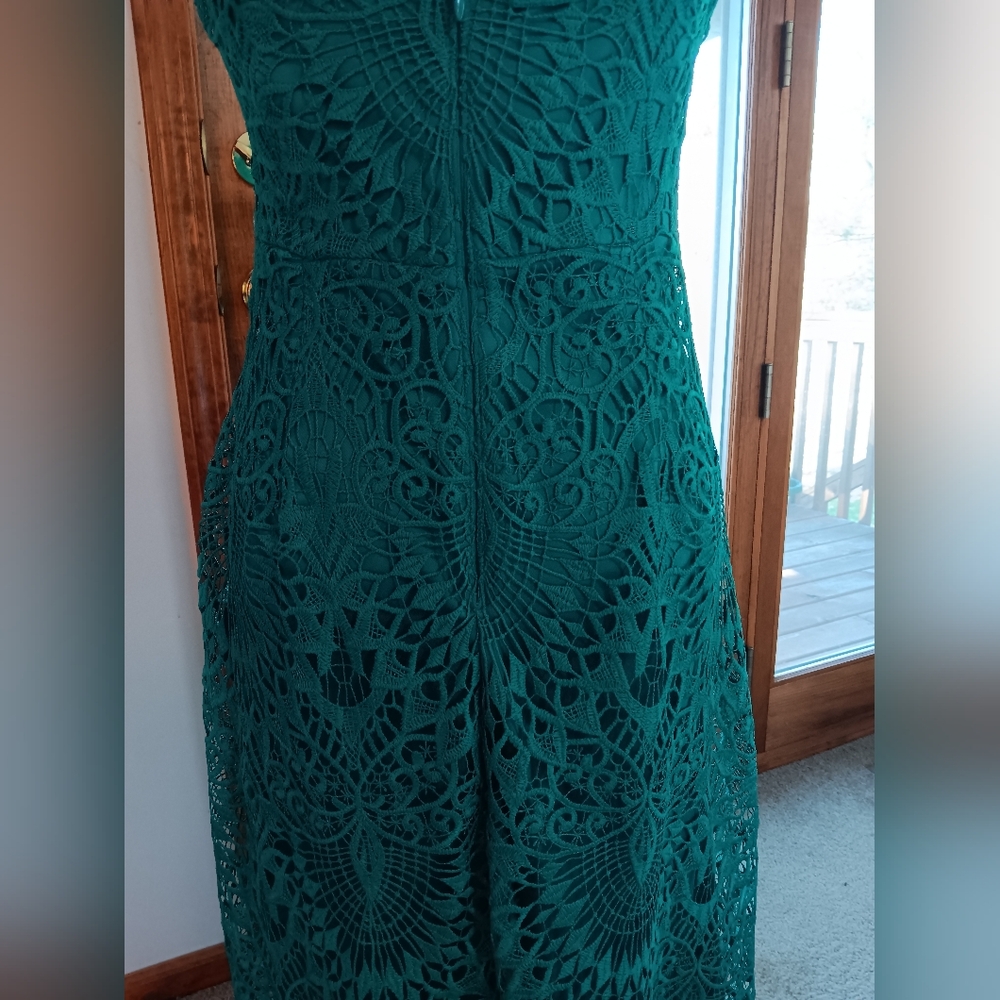 Guess Emerald Green Lace Midi Dress NWT Size 6 Wedding Guest Cocktail Party - Picture 3 of 7